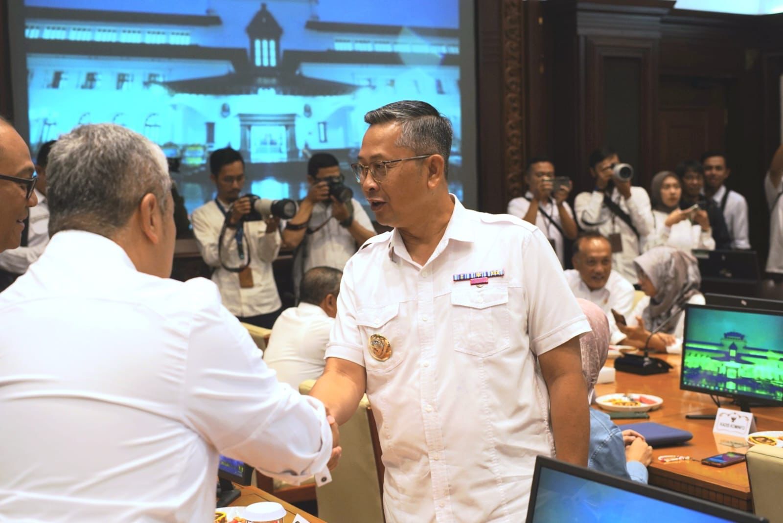 Momen Haru di Rapim Terakhir, Pj Bupati Subang: Bey Machmudin Sosok Berintegritas