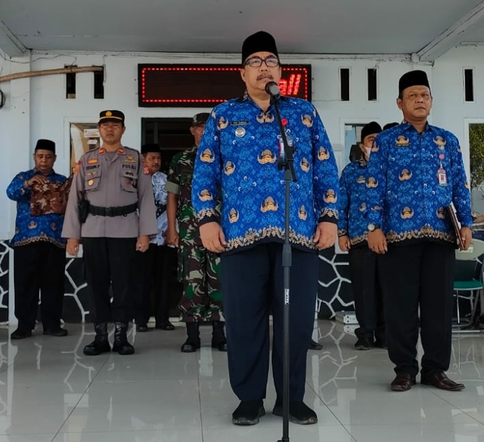 Muspika  Kec.Tanjungsiang laksanakan Upacara HUT Korpri Ke - 51 Hari Guru Nasional Ke - 77
