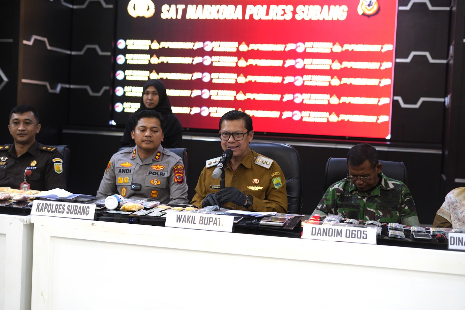 ”NARKOBA ITU PENYAKIT MENULAR”, TEGAS KANG AKUR DALAM KONFERENSI PERS KASUS NARKOBA