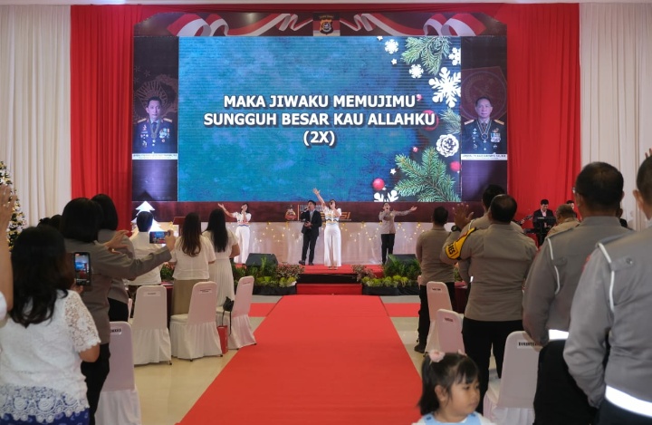 Natal Bersama Personel Polda Sultra: Semangat Kemurnian Hati dan Kemitraan Menuju Indonesia Maju