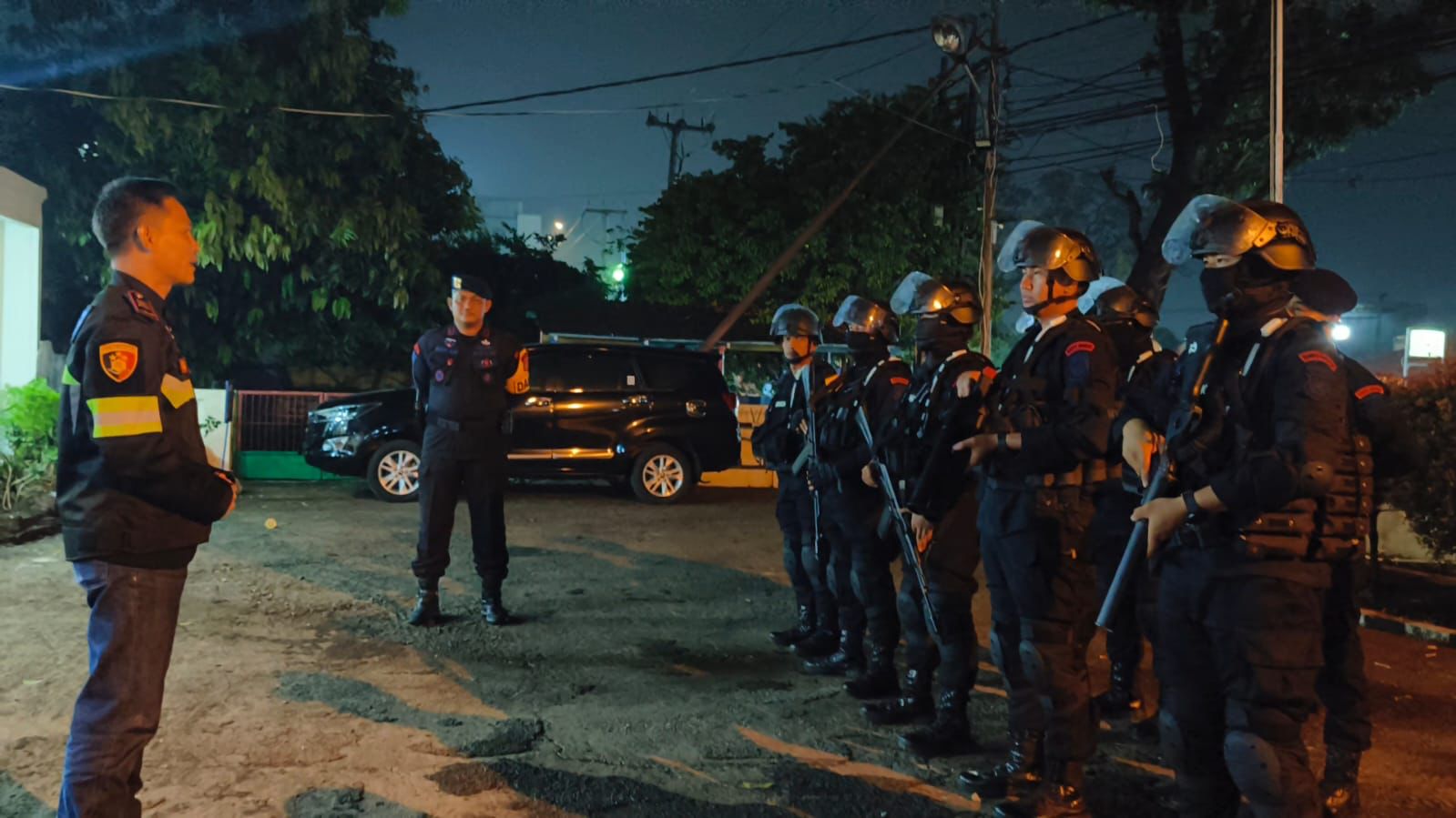 Operasi Lilin Lodaya 2023, Sat Brimob Polda Jabar Gelar Apel Kesiapan Tugas Di Pos Pam Polsek Cikampek
