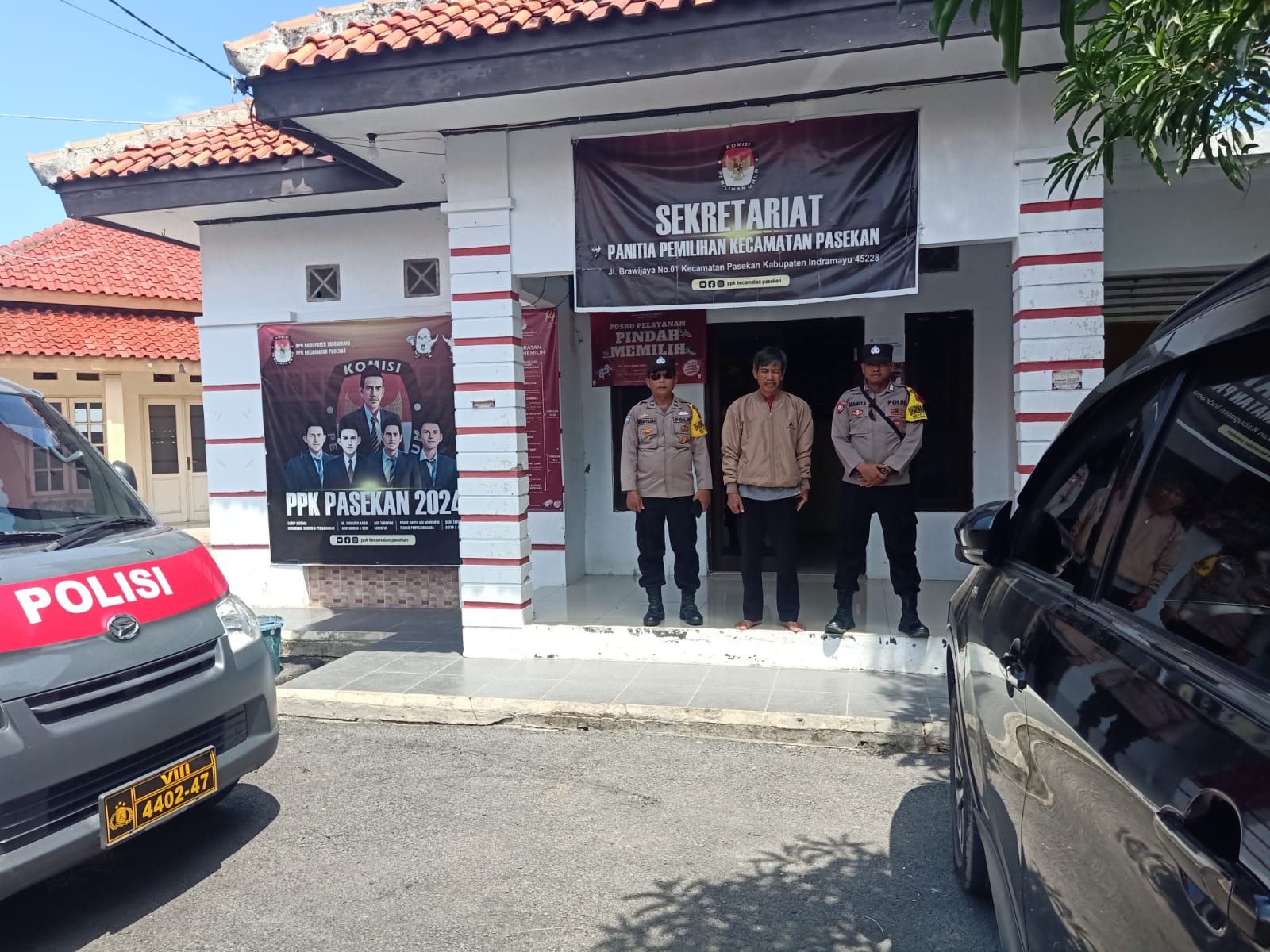 Operasi Mantap Brata Polisi Jaga Keamanan Sekitar Kantor PPK Pasekan