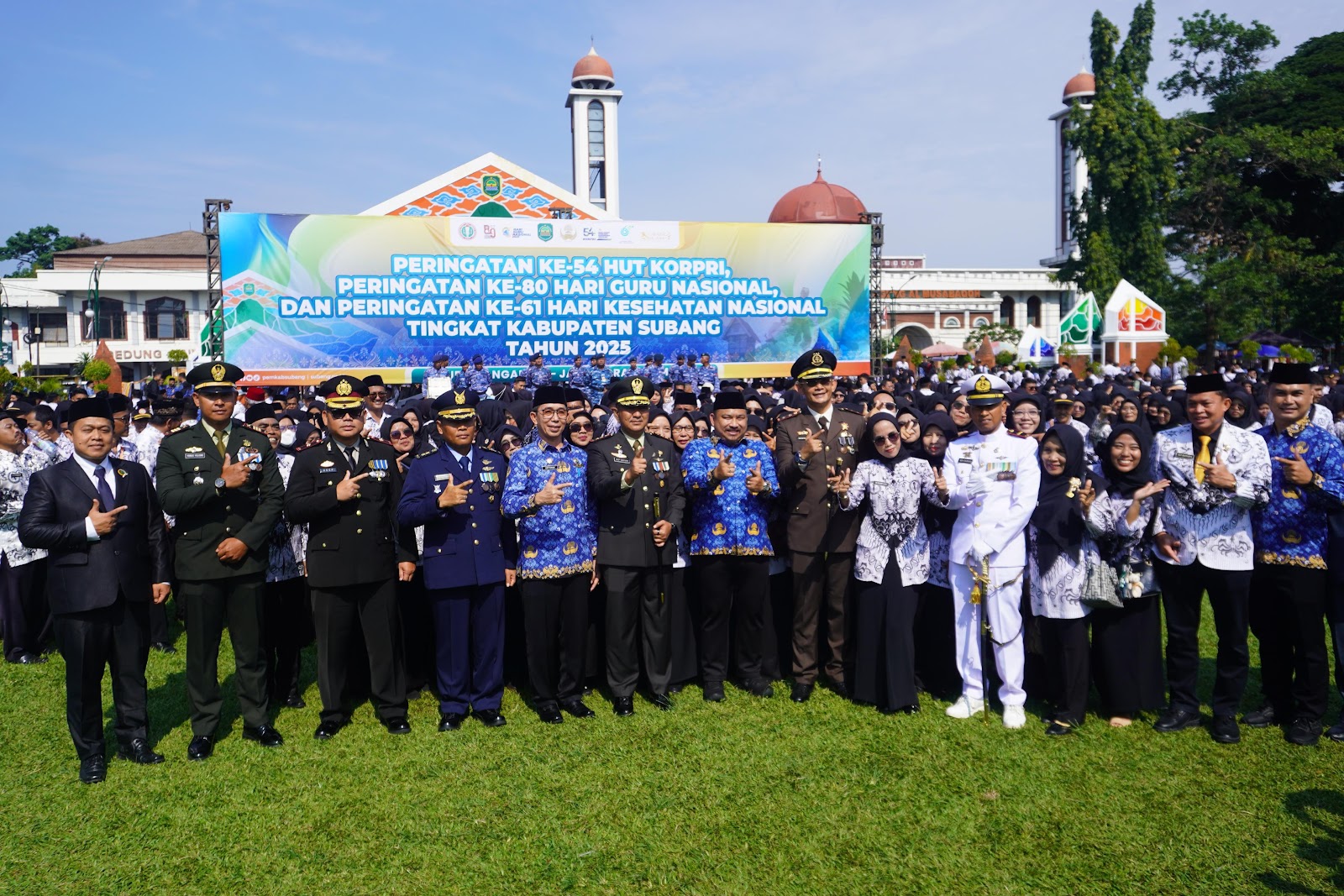 PADA PERINGATAN HKN, HARI GURU DAN HARI KORPRI, KANG REY TEGASKAN KOMITMEN: ‘SAYA DI DEPAN BAPAK-IBU