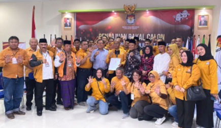 Partai Hanura Kabupaten Subang mengantarkan 50  Bakal Calon Legislatif ( Bacaleg )Ke Komisi Pemilihan Umum ( KPU ) Kabupaten Subang