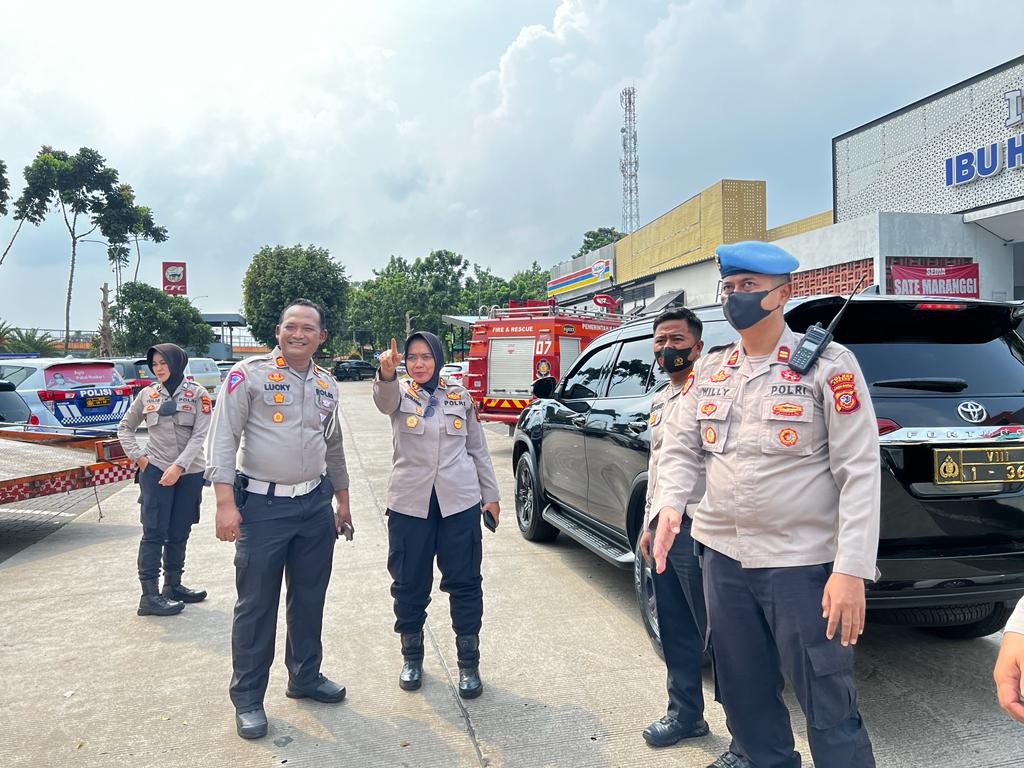 Pastikan Maksimal Dalam Pelayanan, Kapolres Subang Cek Pos Pelayanan Natal dan Tahun Baru Rest Area 102A Cipali
