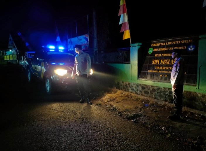 PATROLI POLSEK TANJUNGSIANG GIATKAN KONTROL KE SEKOLAH - SEKOLAH