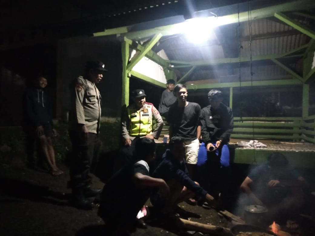 Patroli Samapta Polsek Tanjungsiang Kontrol Satkamling Di Desa Sinsabglaya