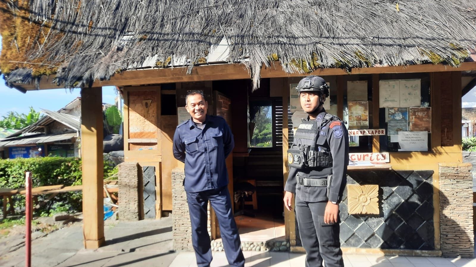 PATROLI SAMBANG KAMTIBMAS SAT BRIMOB POLDA JABAR SASAR TEMPAT WISATA CIPANAS
