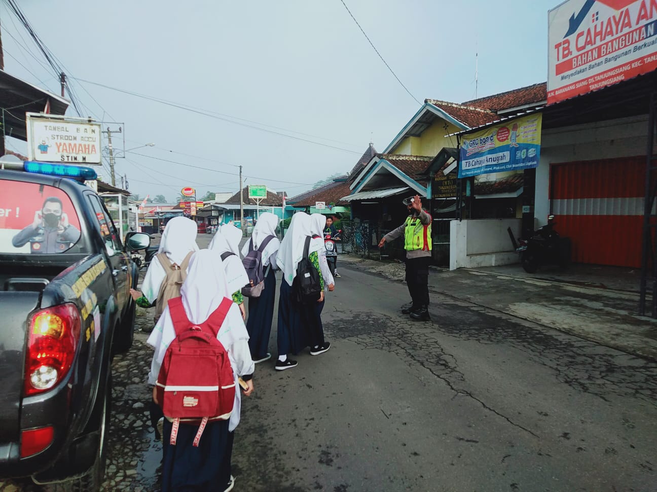 Pelayanan Gatur pagi unit sabhara Polsek Tanjungsiang, Polres Subang