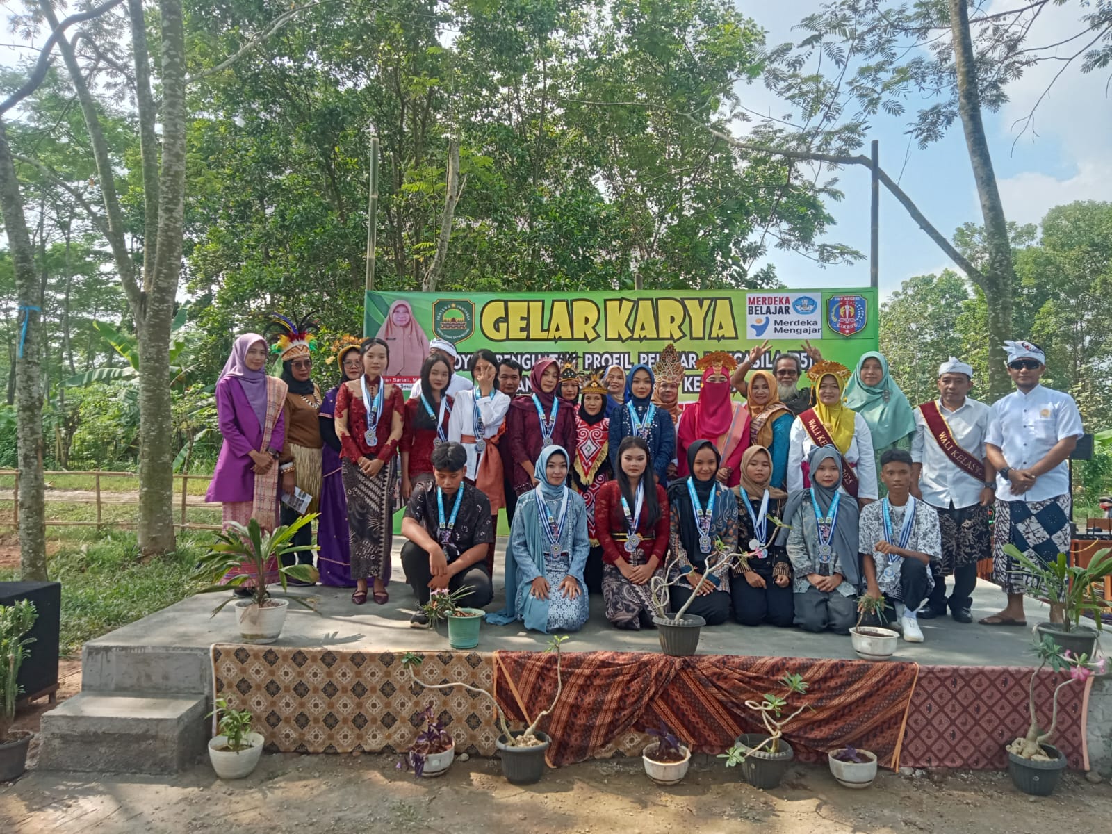 Pelepasan Siswa kelas IX Dan Gelar Karya, P5 di SMPN 2 Cibogo