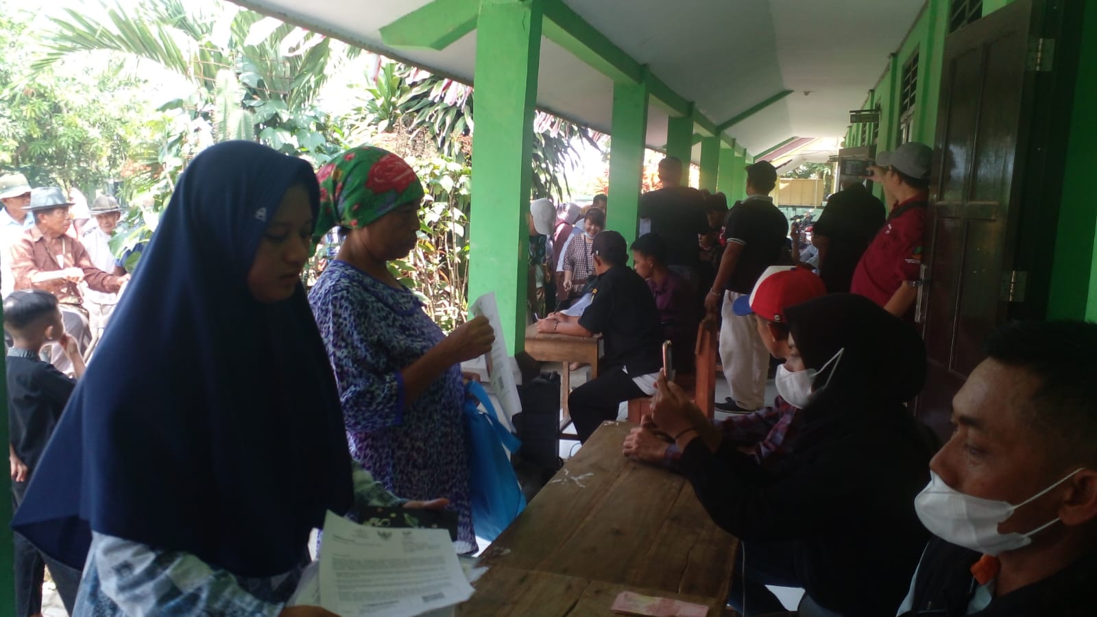 Pembagian  BLT BBM Dan Vaksinasi Di Desa Kotasari