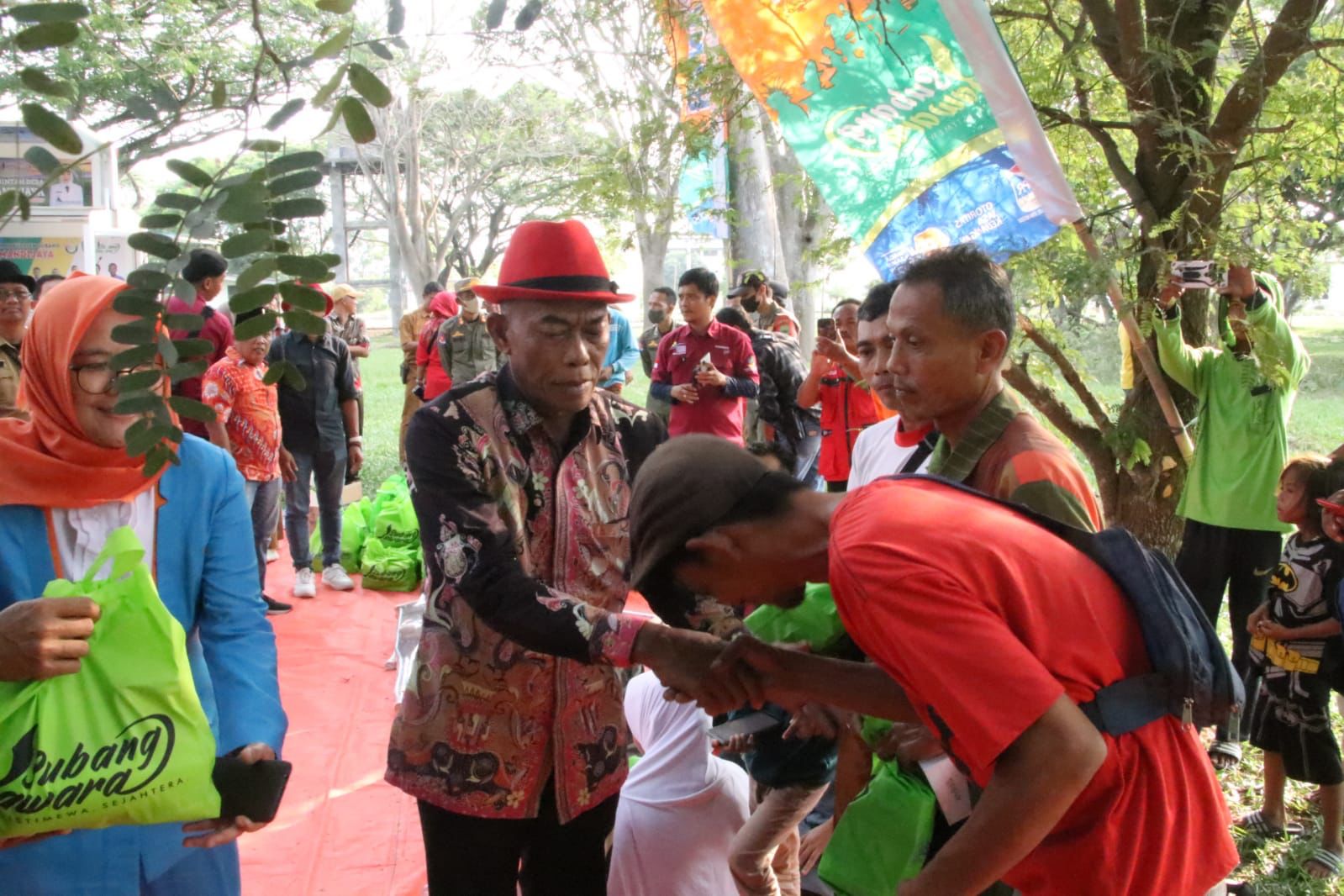 Pemberian Bantuan untuk SDM PKH Kecamatan Ciasem