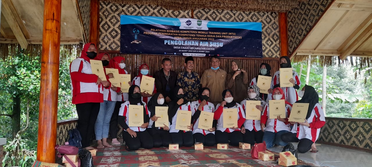 Pemdes Cisaat Dan Dinas Tenaga Kerja Laksanakan Pelatihan Pengolahan Susu