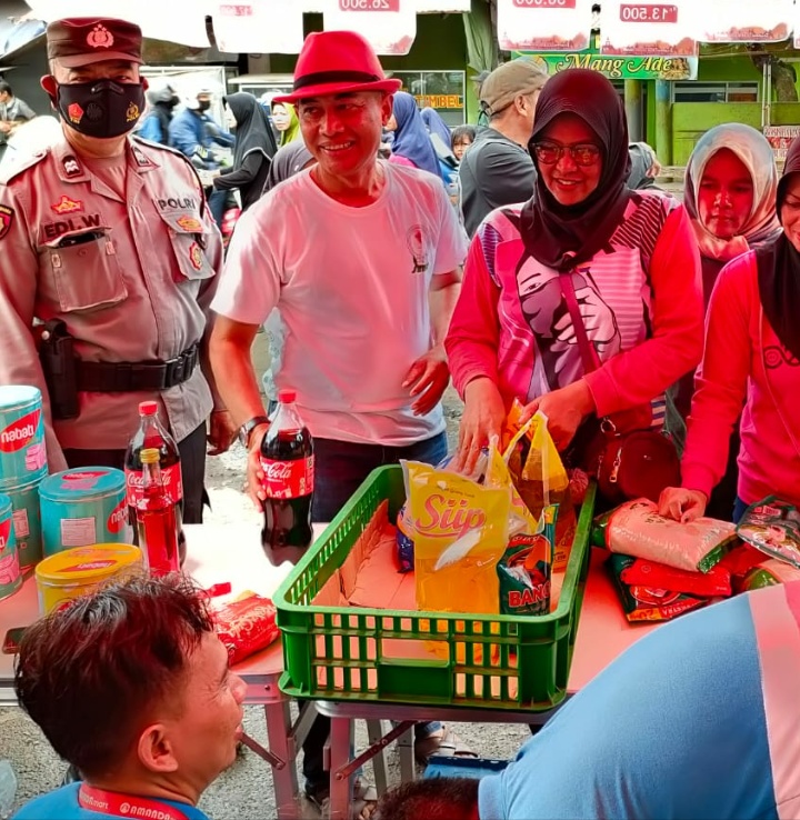 Pemerintah Kecamatan Tanjungsiang Gelar Sembako Murah Kerjasama dengan  DKUPP Kabupaten Subang Disalurkan Oleh PT. AMANDA Mart