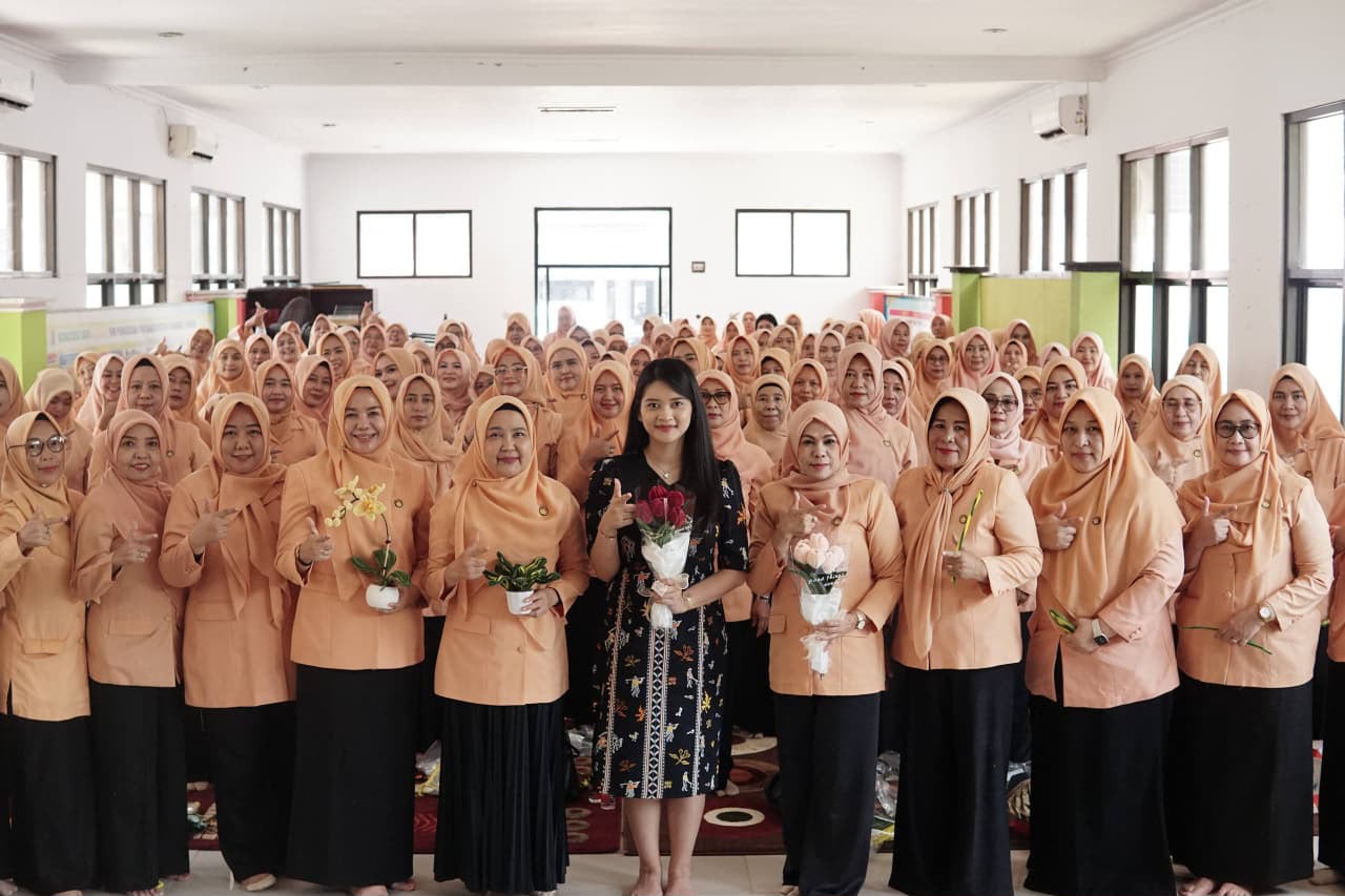PENASIHAT DWP KABUPATEN SUBANG HADIRI PERTEMUAN RUTIN DWP, KETUA DWP HARU DI PERTEMUAN TERAKHIR, AJAK ANGGOTA TERUS BERKARYA