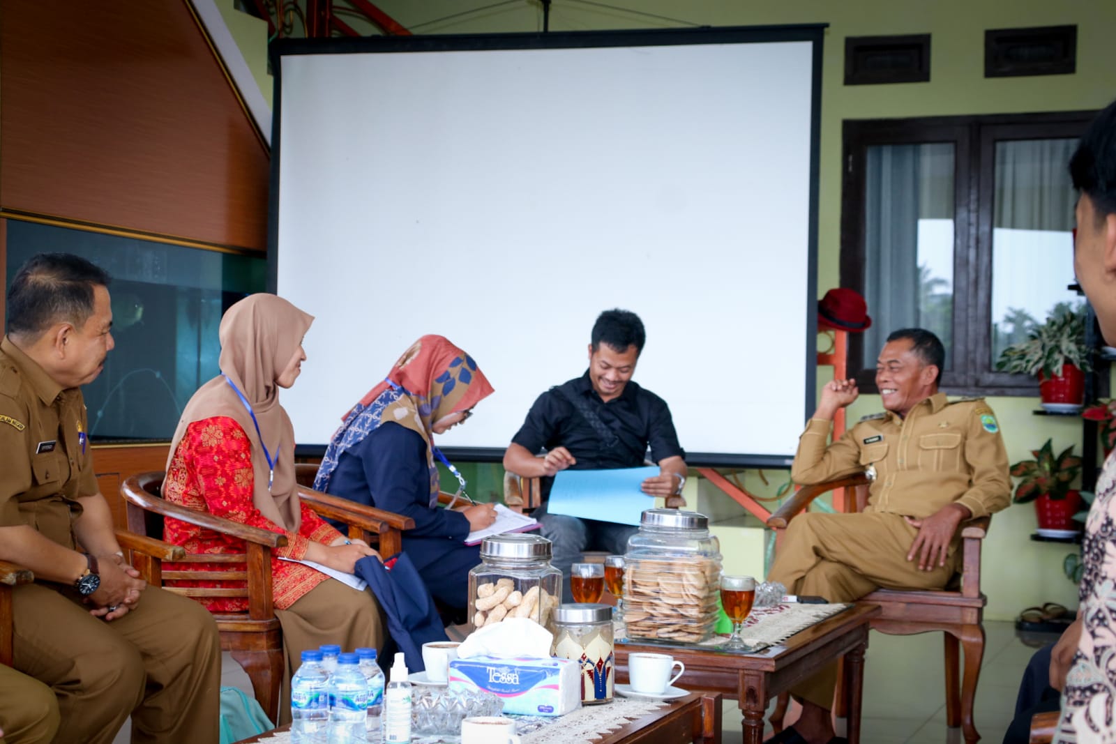 PENDATAAN AWAL, KANG JIMAT AJAK MASYARAKAT SUKSESKAN PROGRAM REGSOSEK
