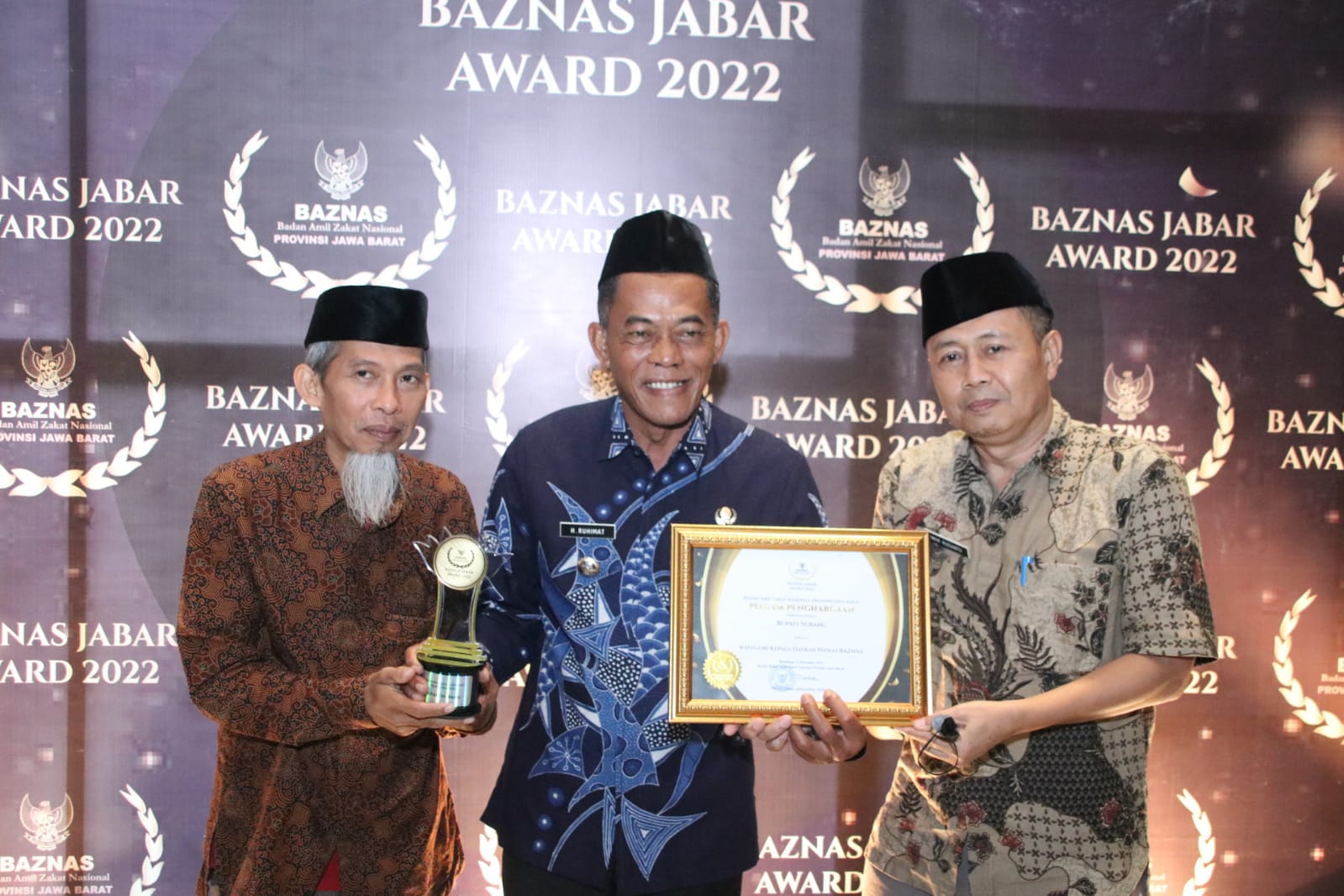 PENGANUGERAHAN BAZNAS JABAR AWARD 2022, KANG JIMAT RAIH KATEGORI KEPALA DAERAH PEDULI BAZNAS