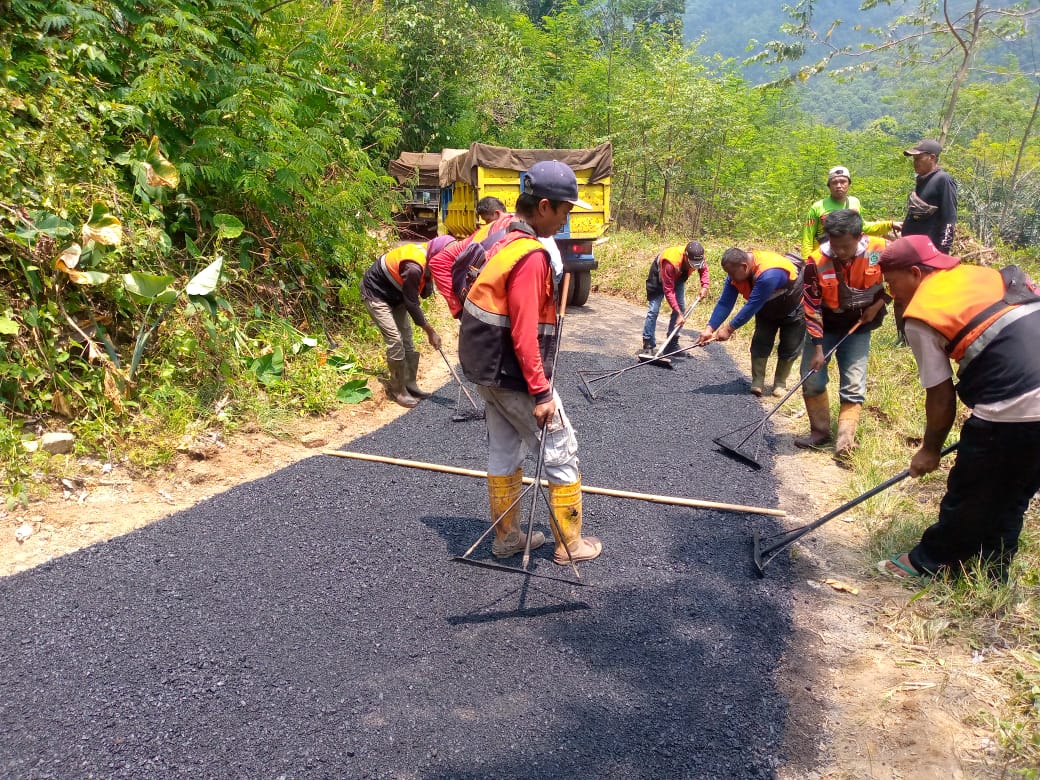 Peningkatan Jalan Hotmix Di Desa Mayang,Dinas PUPR Subang Berharap Bisa Dinikmati Langsung Oleh Masyarakat