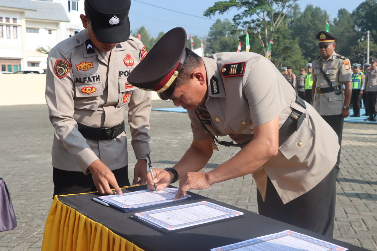 Penyegaran Struktur Organisasi, Kapolres Toraja Utara Pimpin Sertijab Tiga Kapolsek dan Lantik Kasi Humas Baru