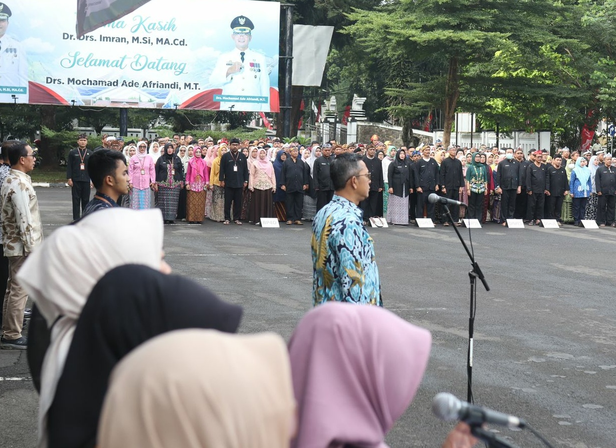 Perdana, Pimpin Apel ASN Lingkup Pemda Subang, Kang Ade Harap Pelayanan Kepada Masyarakat Cepat dan Tepat