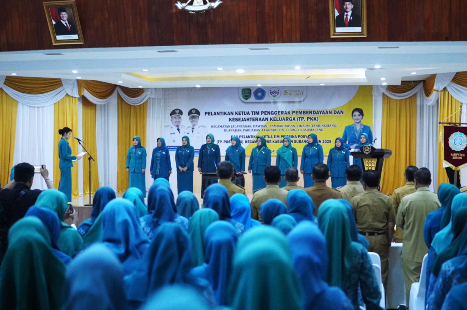 PEREMPUAN SUBANG BERGERAK! KETUA TP PKK KABUPATEN LANTIK 10 KETUA TP PKK KECAMATAN DAN PEMBINA POSYANDU
