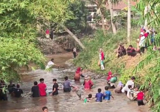 Peringatan HUT RI ke-81 di Kampung Cijerehilir: Dari Kemeriahan Lomba hingga Aksi Nyata Merawat Sungai