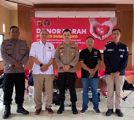 Peringati HPN 2023 Dan HUT PWI Ke 77, Polres Sumedang Bersama Insan Pers Laksanakan Donor Darah