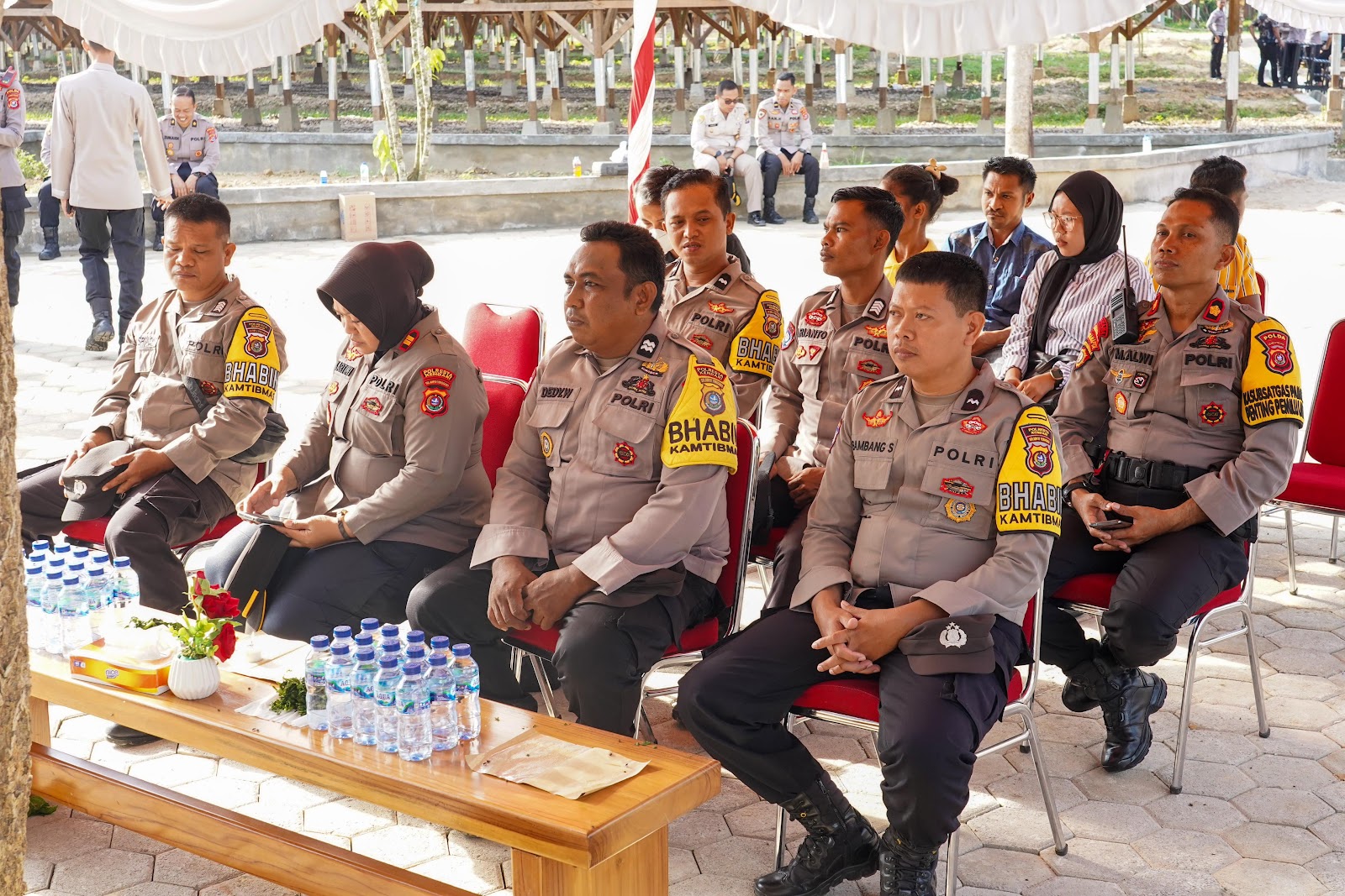Peternak Ayam Apresiasi Kapolda Sultra Melaksanakan Jumat Curhat di Desa Alebo, Kecamatan Konda
