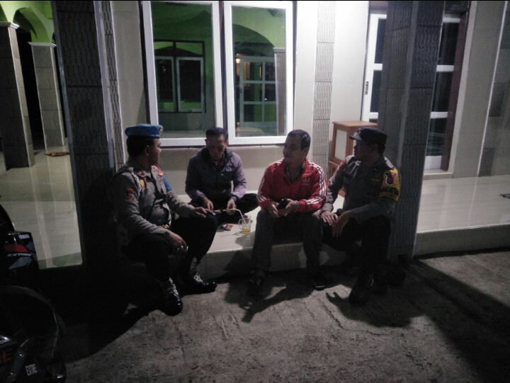 PIKET POLSEK TANJUNGSIANG TINGKATKAN PATROLI MALAM  DAN HIMBAUAN KAMTIBMAS KEPADA MASYARAKAT TANJUNGSIANG