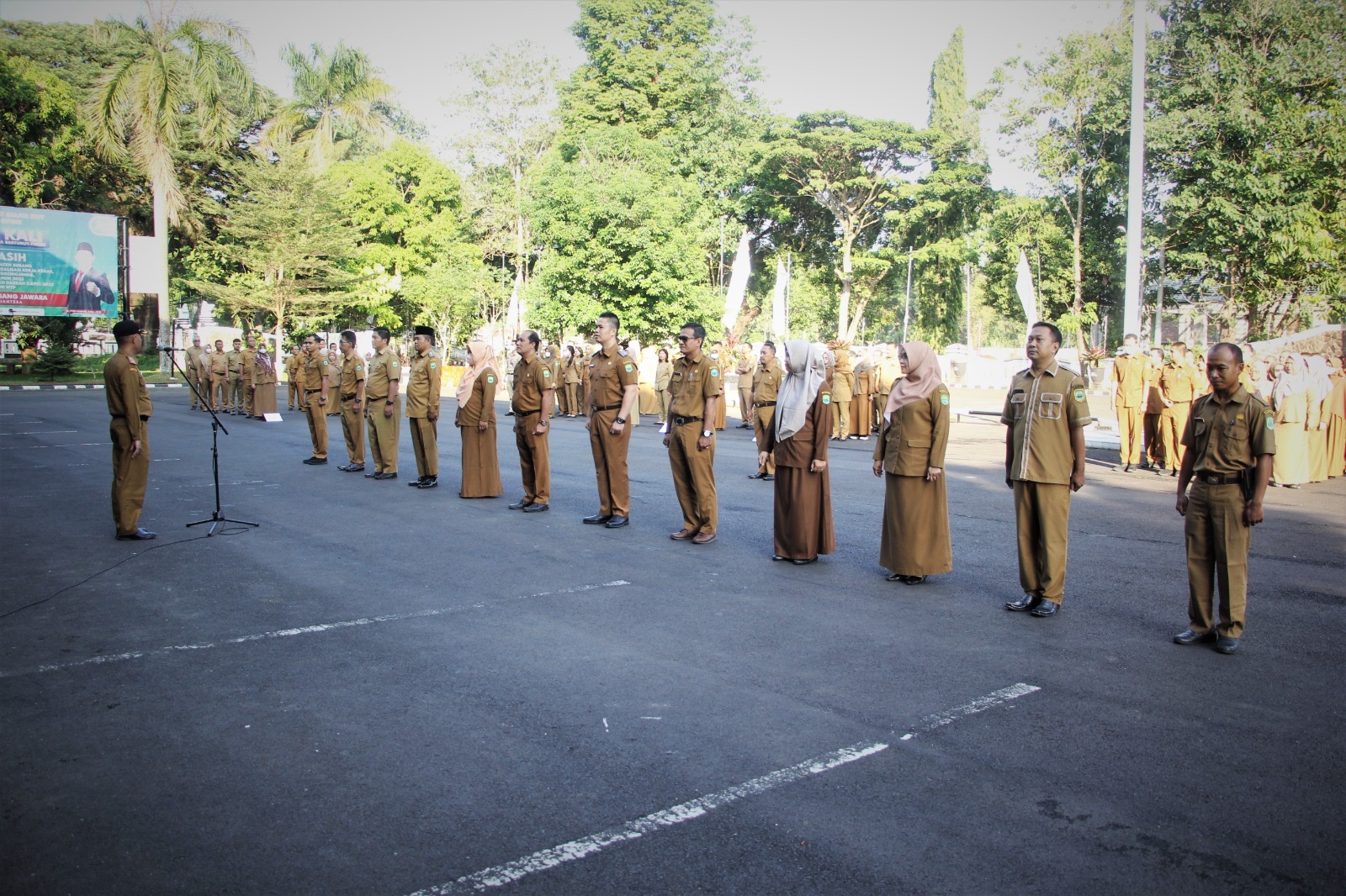 Pimpin Apel Pagi, Plt. Asda 2 ajak ASN Junjung Disiplin dan Kebersamaan