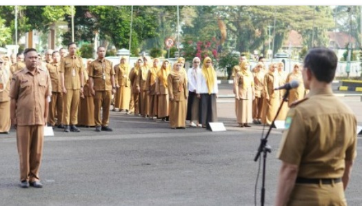 PIMPIN APEL PAGI, SEKDA SUBANG AJAK ASN TINGKATKAN DISIPLIN DAN KREATIVITAS UNTUK DUKUNG VISI MISI KABUPATEN