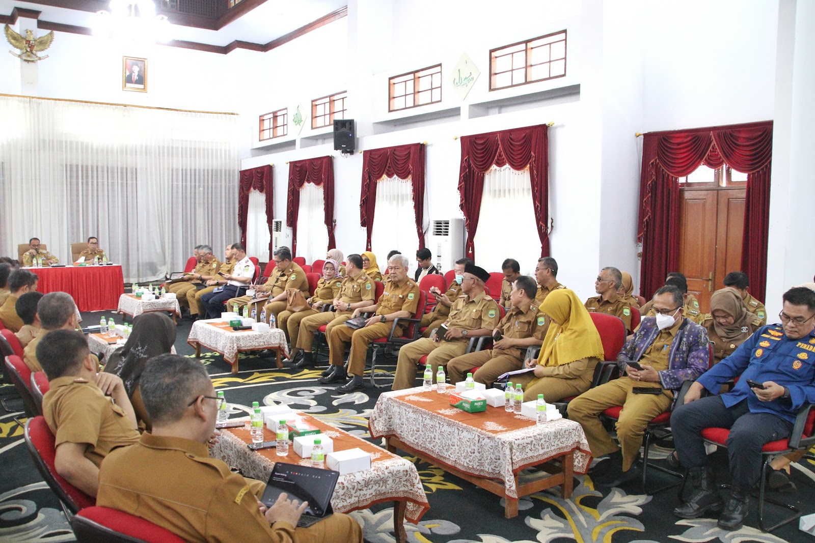 Pimpin Briefing Rutin, Pj. Bupati Subang Bahas Arahan Presiden RI Terpilih