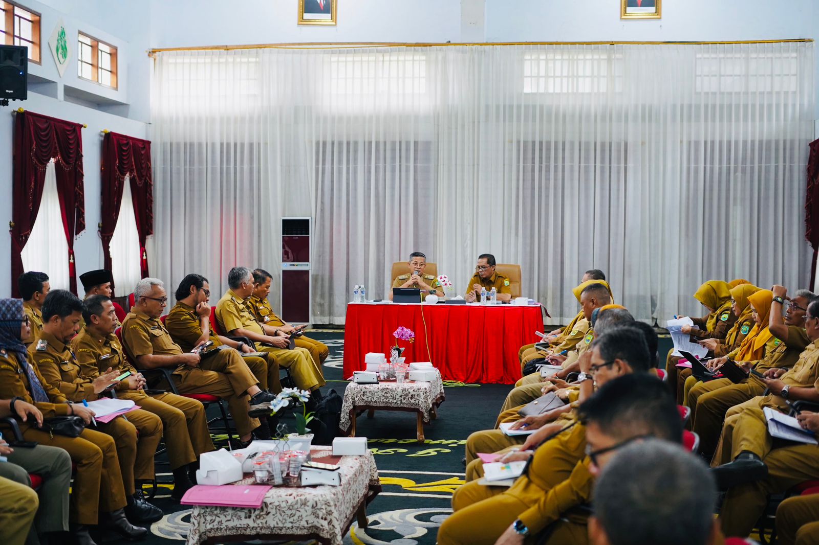 Pimpin Rapat Pimpinan, Pj. Bupati Subang Kang Ade: Berikan Pelayanan Terbaik untuk Masyarakat