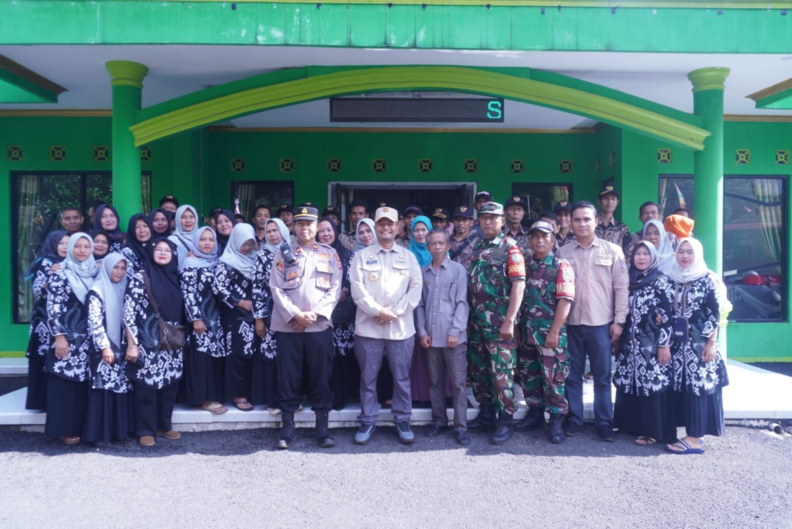 Pj. Bupati Subang Berkunjung Ke Desa Cikawung
