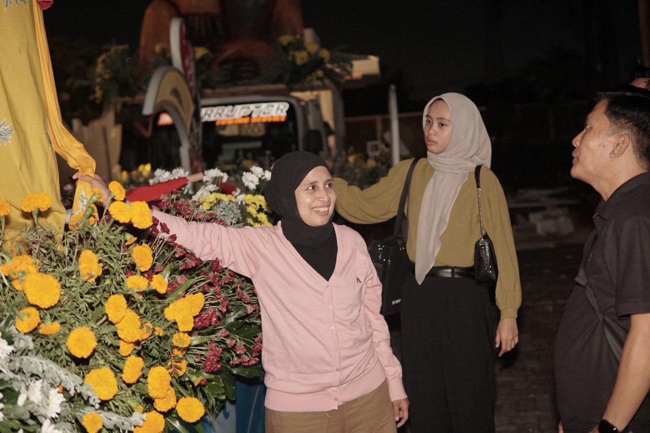 PJ Bupati Subang bersama Ketua Dekranas Subang cek langsung kesiapan Kendaraan Hias HUT Dekranas ke-44