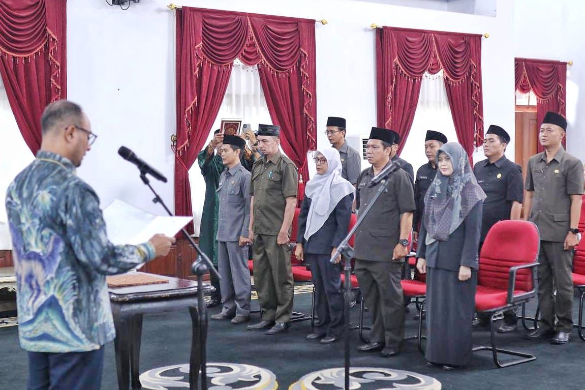 Pj. Bupati Subang, Dr. Imran Lantik Pejabat Pengawas, Tegaskan Netralitas dan Komitmen pada Pelayanan Publik