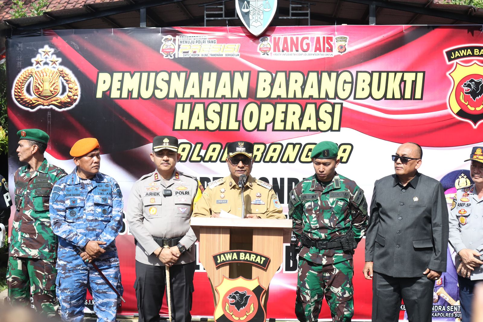 Pj.Bupati Subang Hadiri Apel Gelar Pasukan Operasi Lilin Lodaya 2024, Soroti Pemusnahan Narkoba, Miras, Knalpot Bising, dan Petasan