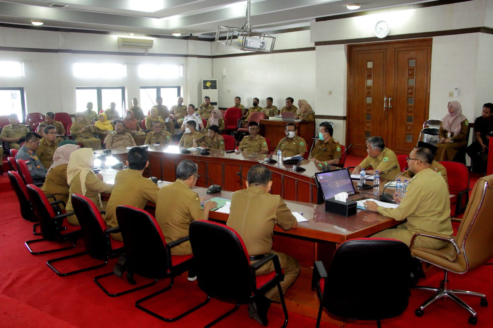 Pj. Bupati Subang Hadiri Rakor Inflasi dan Pimpin Briefing Staf