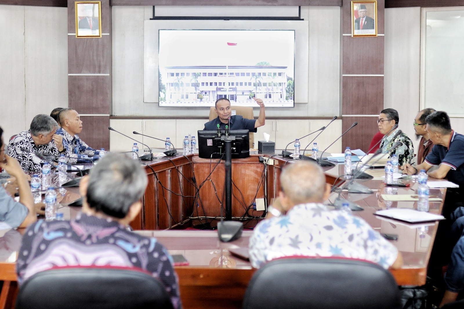 Pj. Bupati Subang Hadiri Rakornas Inflasi Tahun 2024 dan TPID Award ,ungkap Pentingnya Gerakan Tanam dan Gerakan Ternak Keluarga