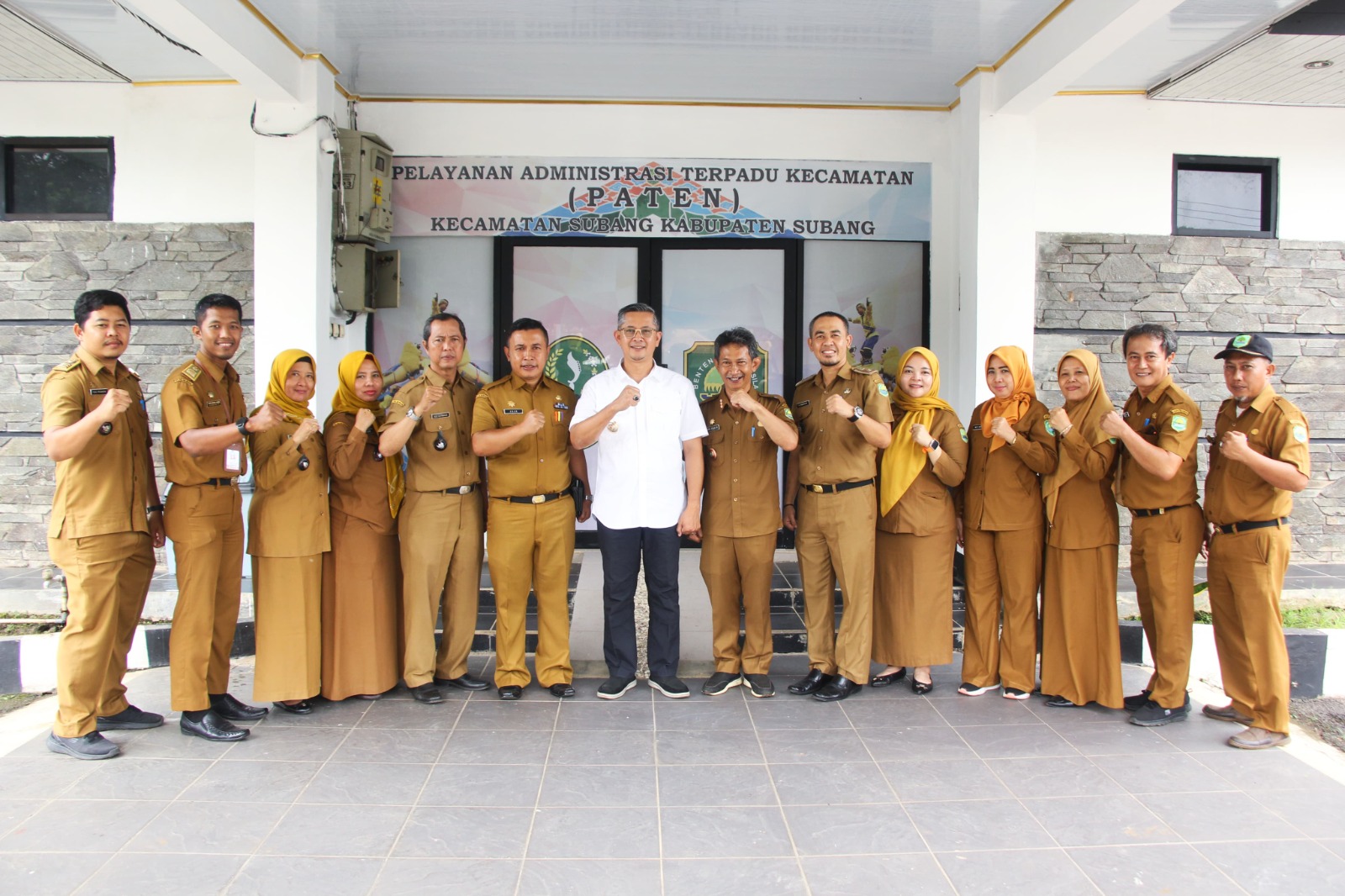 Pj Bupati Subang, Kang Ade Kunjungi Kantor Kecamatan Subang, Pastikan Pelayanan Publik Berjalan Prima dan Optimal