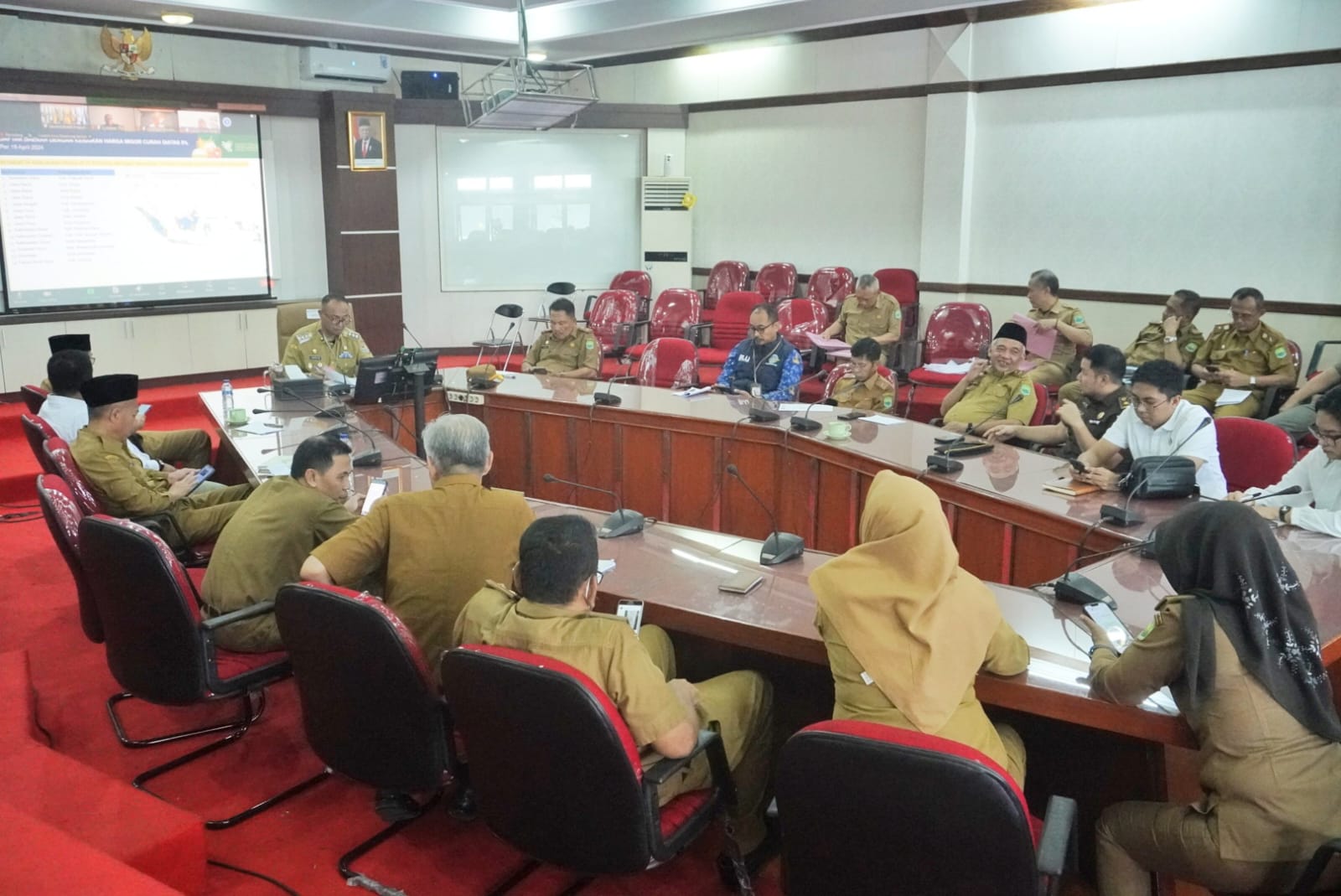 Pj. Bupati Subang Laksanakan Briefing bersama Tim TPID dan Para Kepala OPD