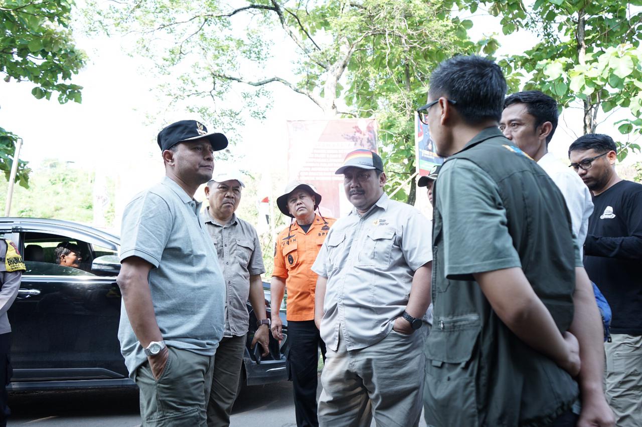 PJ Bupati Subang Melihat Area Rencana Pembangunan Jalur Lingkar Subang di daerah Gadog-Bantarsari, Cijambe