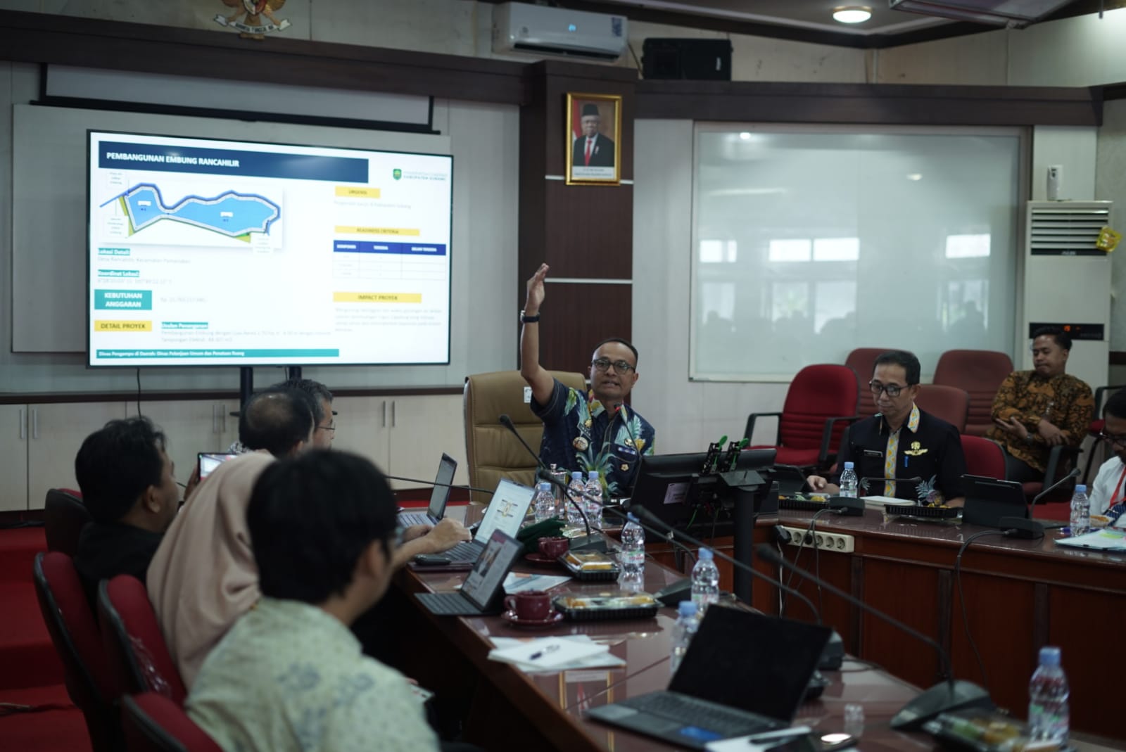 Pj. Bupati Subang Paparkan Posisi Strategis Subang dalam Segitiga Rebana dalam Rakor Percepatan Penanganan Jalan dan Jembatan melalui Inpres Jalan Daerah  Subang