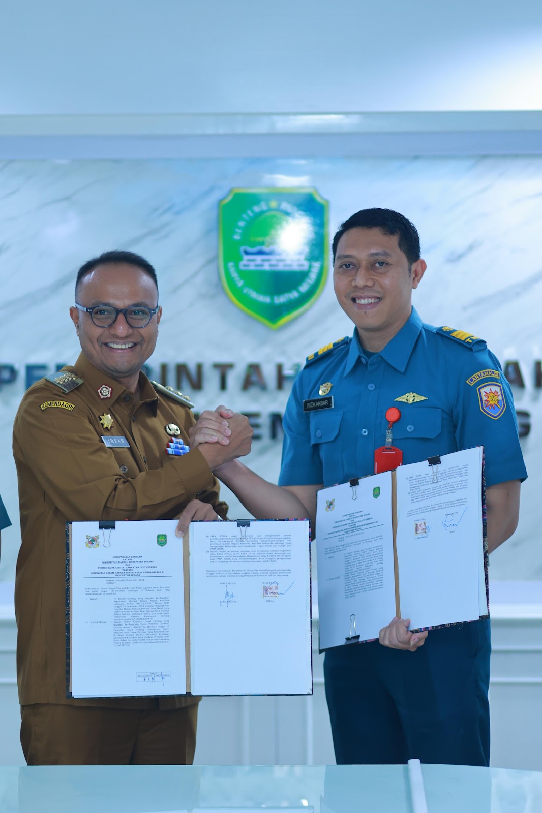 PJ. Bupati Subang Tandatangani MOU Bersama Kepala Primer Koperasi TNI Angkatan Laut Cirebon