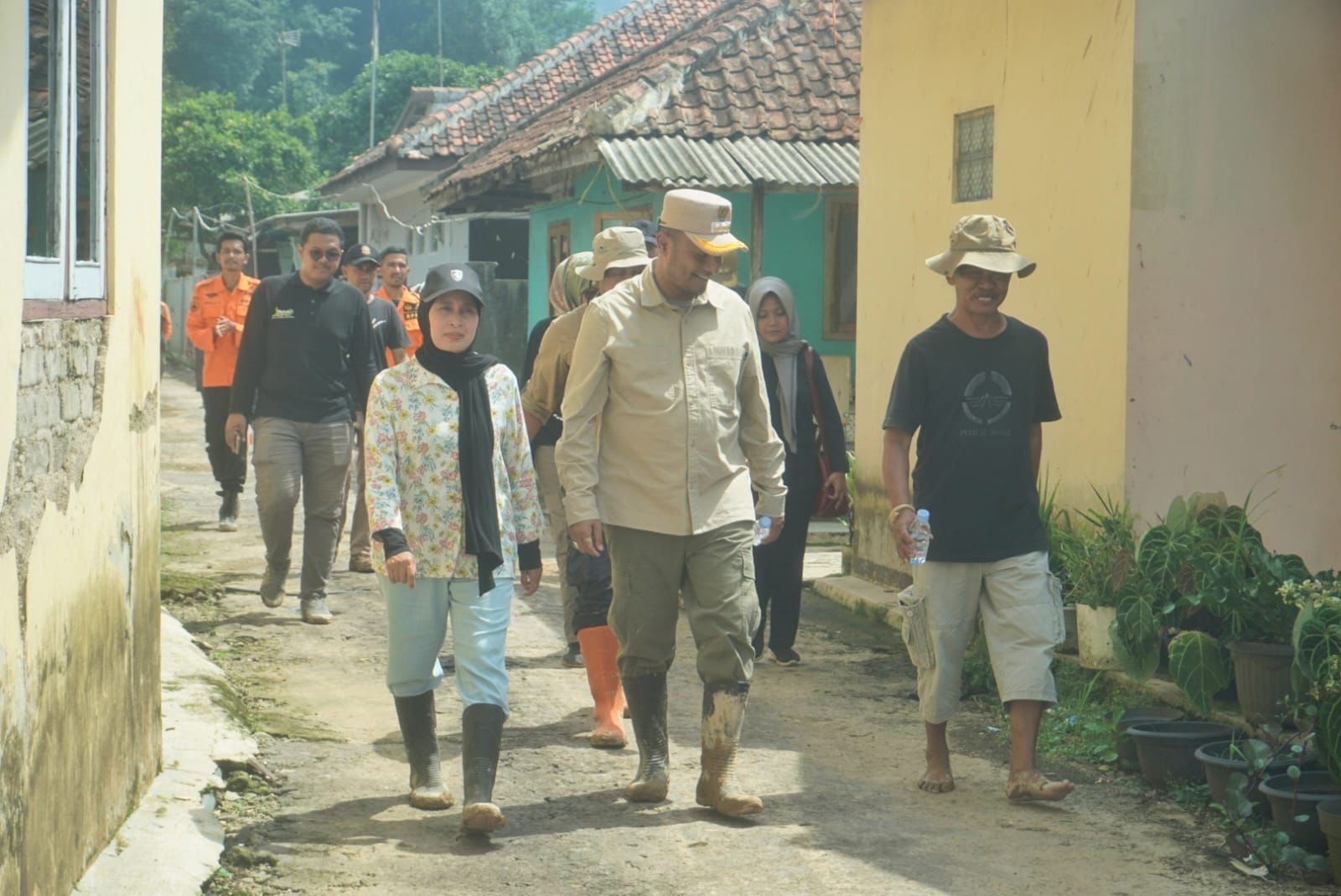Pj. Bupati Subang Tinjau Lokasi Longsor Di Desa Curugagung