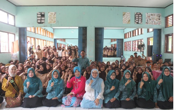 PJ Ketua TP-PKK Kabupaten Subang Sosialisasikan Anti-Bullying di SMAN 1 Jalancagak