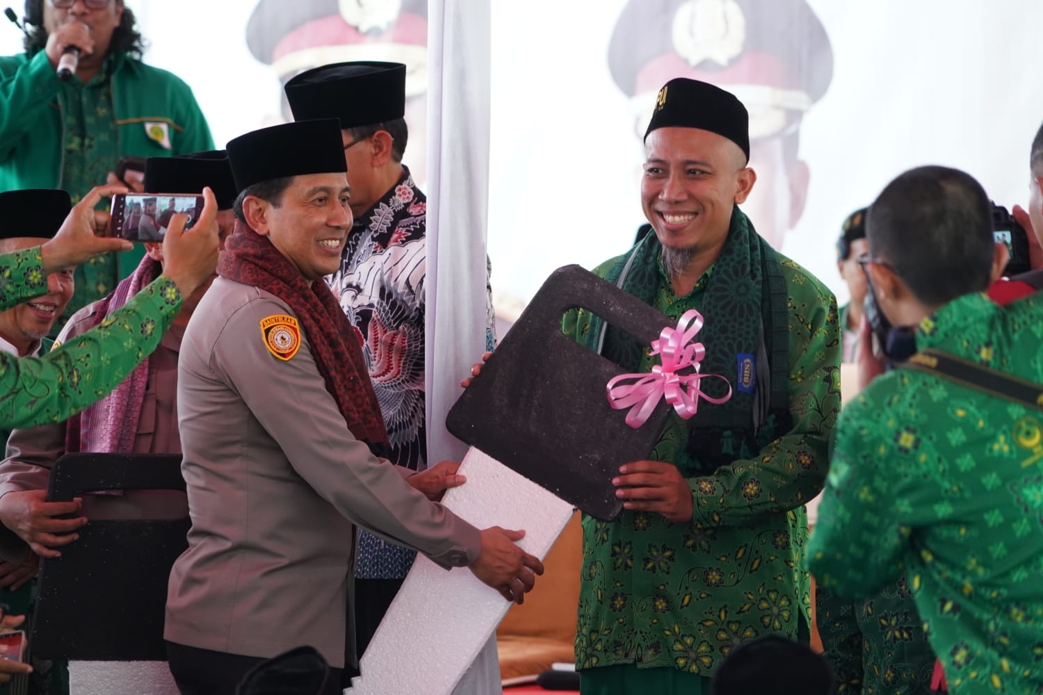 Polisi Gelar Jumat Curhat Mendengar Keluh Kesah Warga