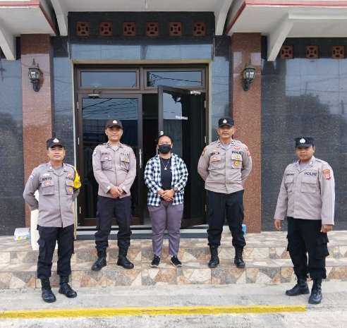 Polisi  Laksanakan Pengamanan Kebaktian Ibadah Minggu