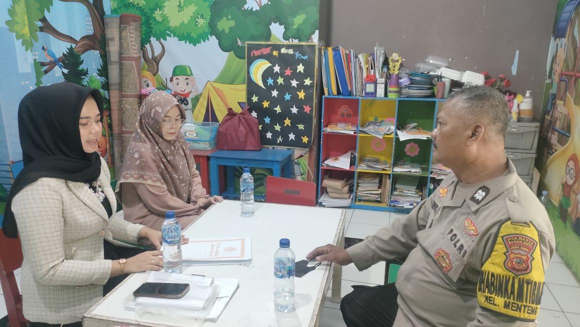 Polisi  Sambang Sekolah Berikan Edukasi dan Motivasi Kepada Pengajar