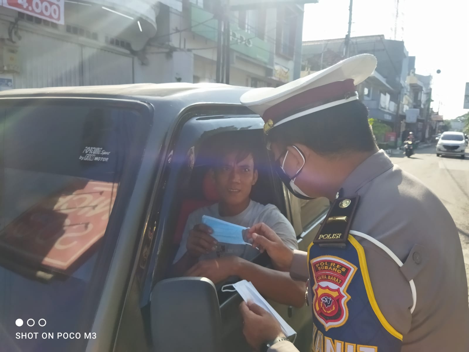 Polres Subang Laksanakan Giat Dikmas Lantas Prokes Covid - 19